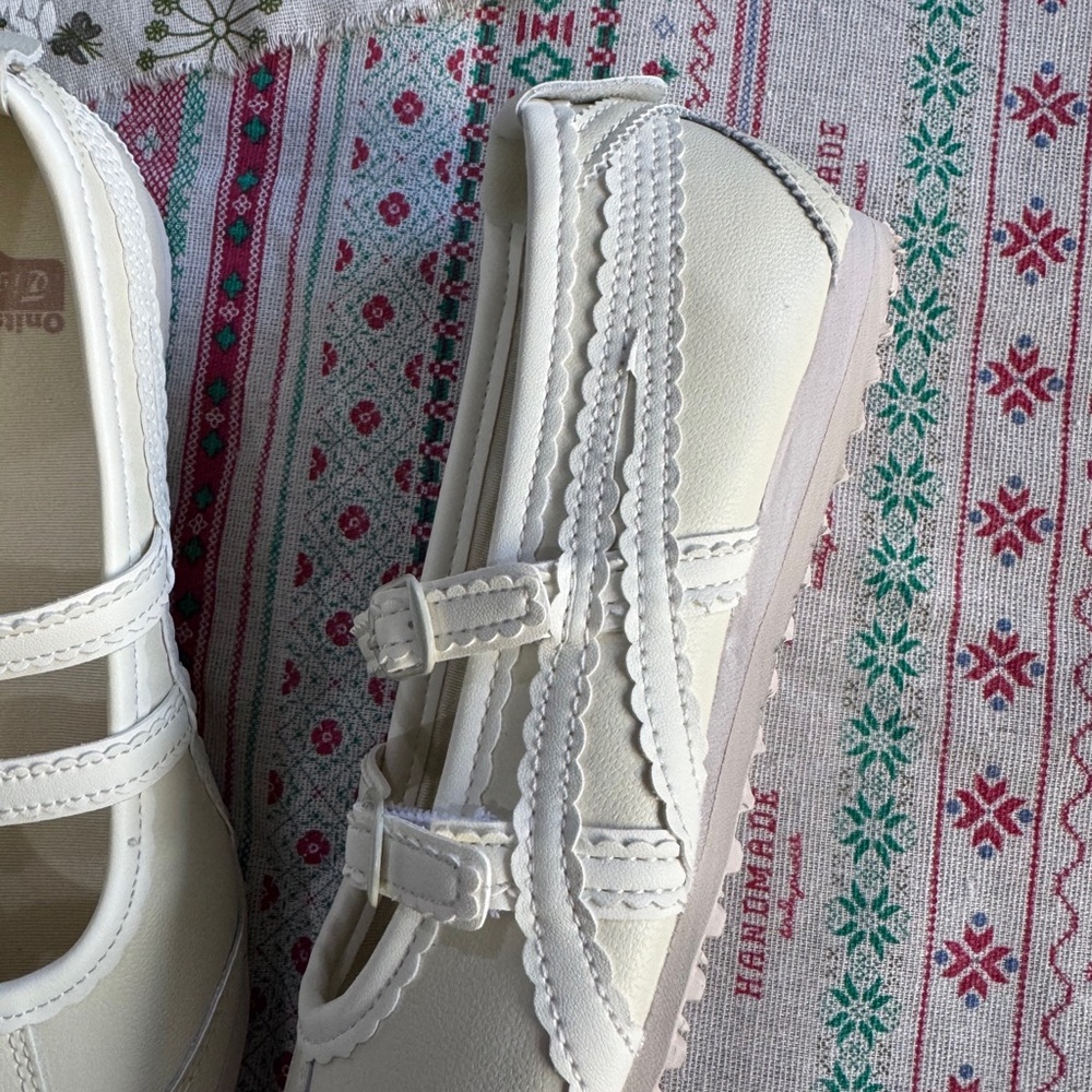 Onitsuka Tiger Cream Mary Jane Sneakers - Picture 4 of 8